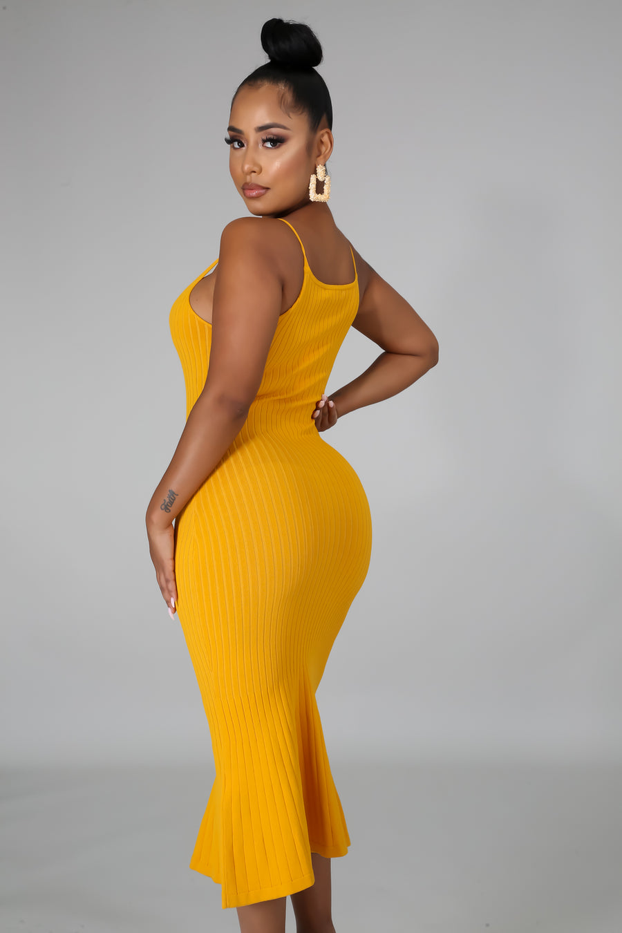 Sleeveless Yellow Stretch Dress | Feminine Flare Style – Douthie’s Corner